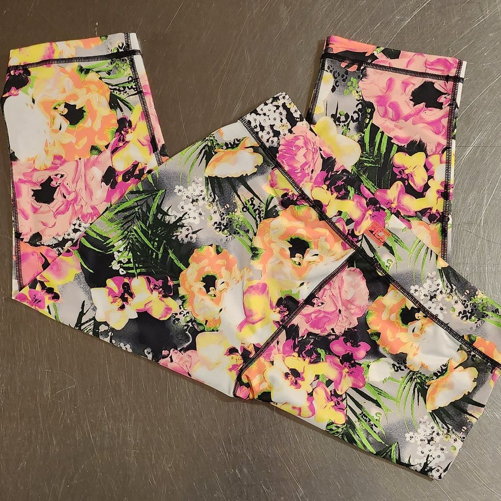 Fila Sport Performance Running Floral Capris | Women | Medium - Picture 5 of 10